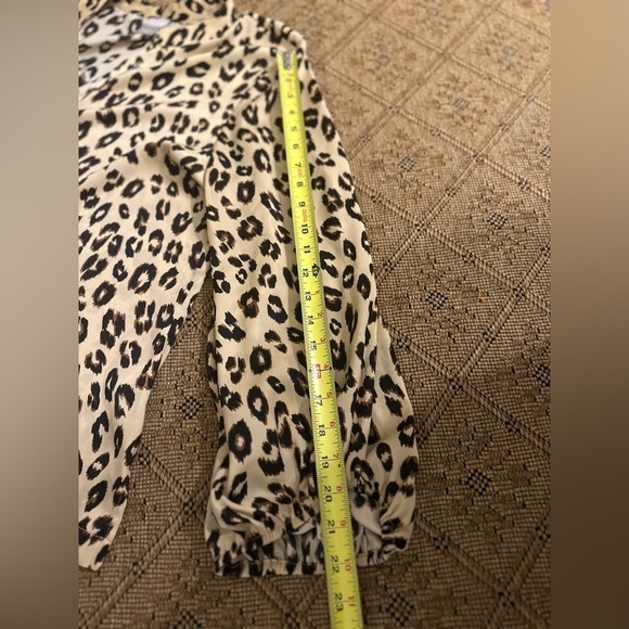 Chico’s leopard Animal-Print Bishop-Sleeve Silky Blouse size 3 (XL) - Picture 10 of 10